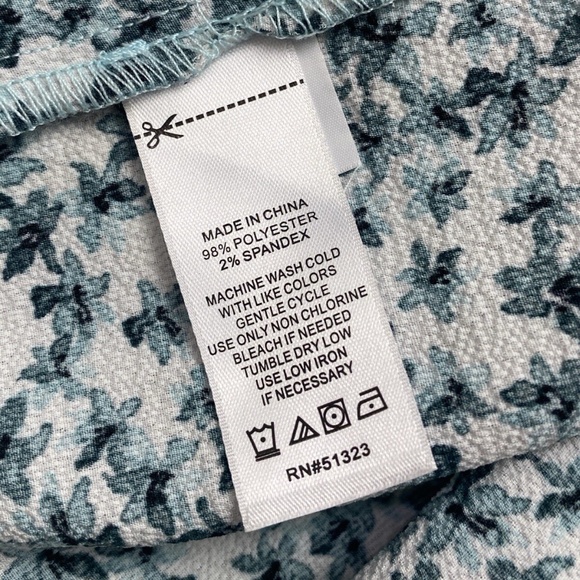 CeCe Blouse Ruffled Button Front Long Sleeve Top - Picture 6 of 7